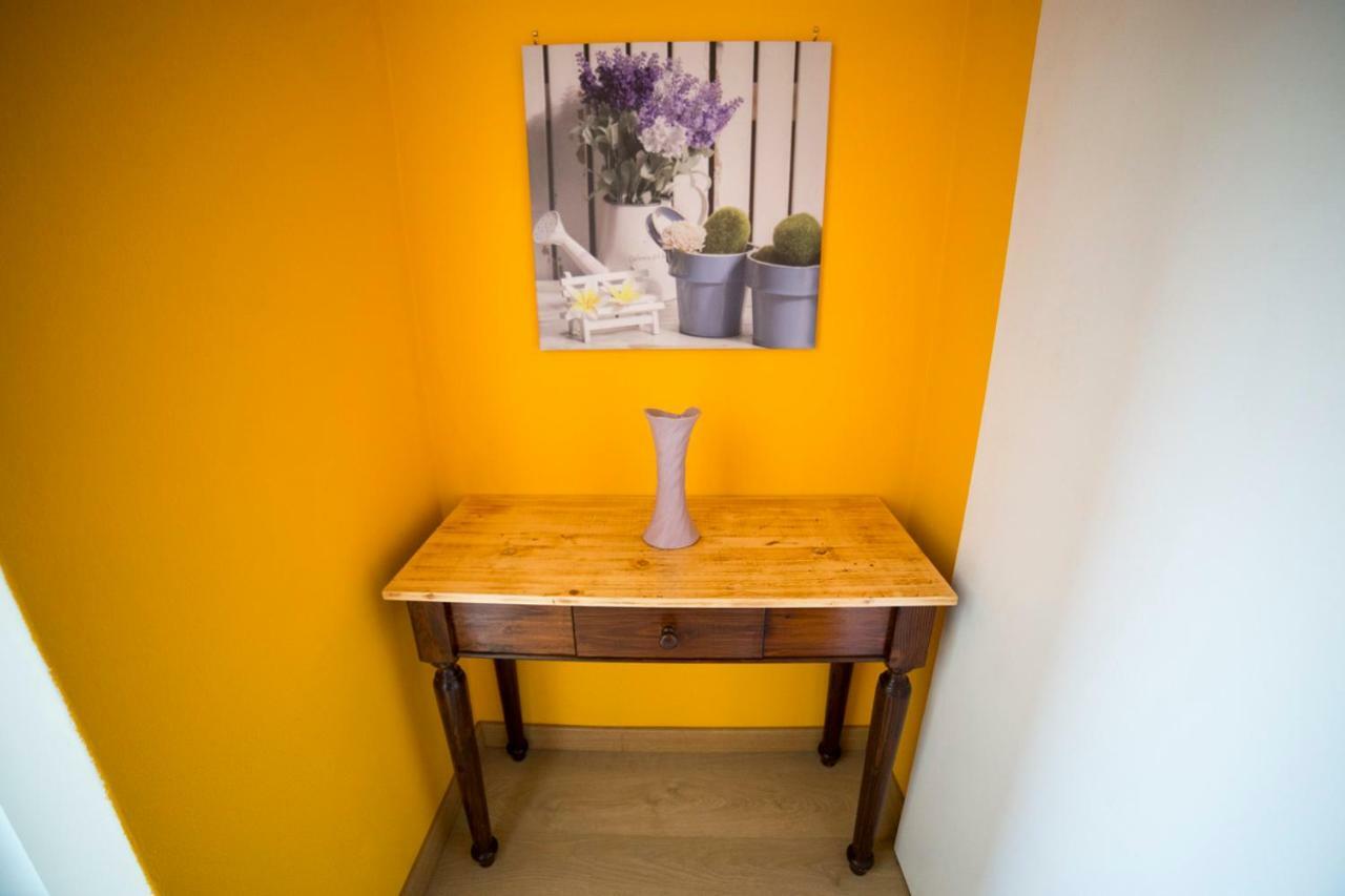 Yellow Orange Catania Ognina Zewnętrze zdjęcie